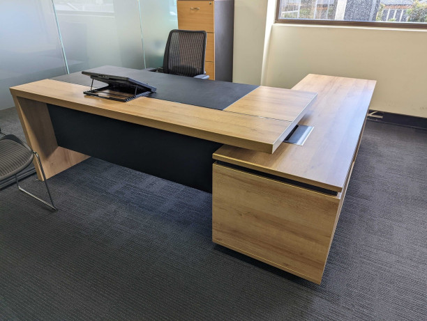 Executive Corner Desk with Left Hand Return