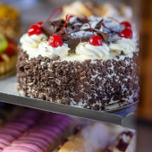 Get Freshly Baked Customised Wedding Cakes in Glen Waverley