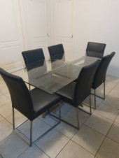 Dining room table & chairs set 