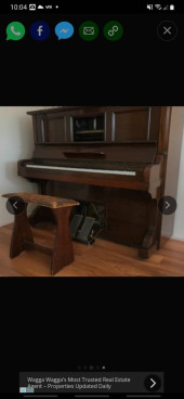 Mignon Piano/Pianola in good condition